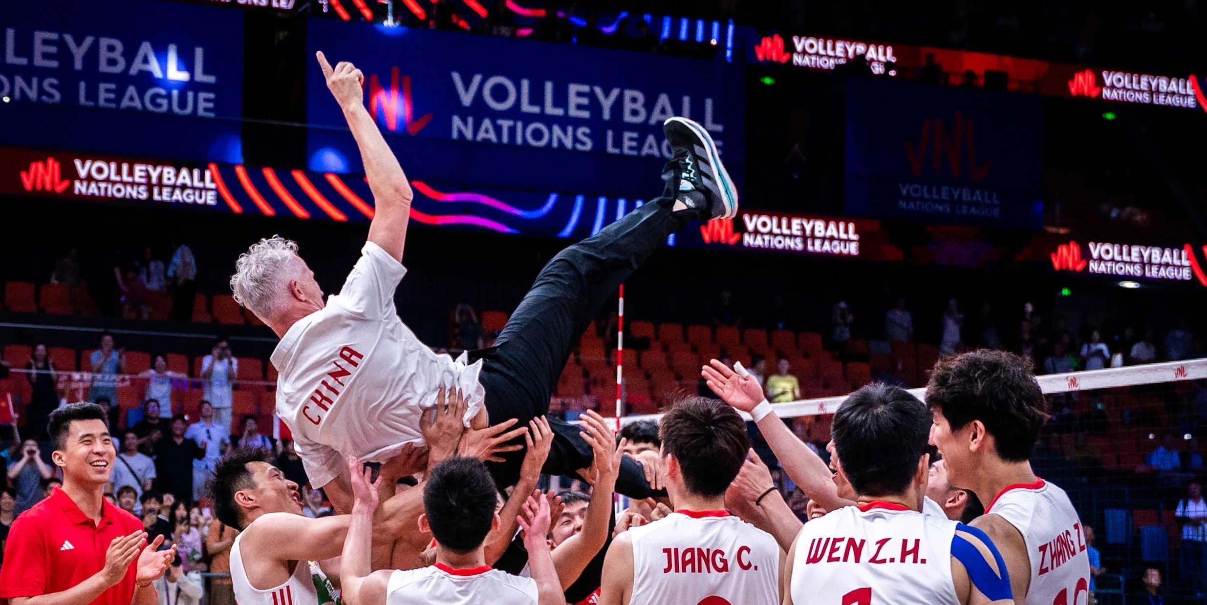 开云体育-国际比赛日全明星赛焦点战；阿斯顿维拉迎来里程碑；态度坚定；细节决定成败(宇航员在天际遨游时,地球)