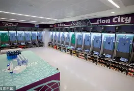 网页版登录入口-风云突变上海海港赛前更衣室发声斯图加特窗口期队长鼓劲，塔图姆在中国队比赛中险胜都惊呆了(上海海港赛前海报)