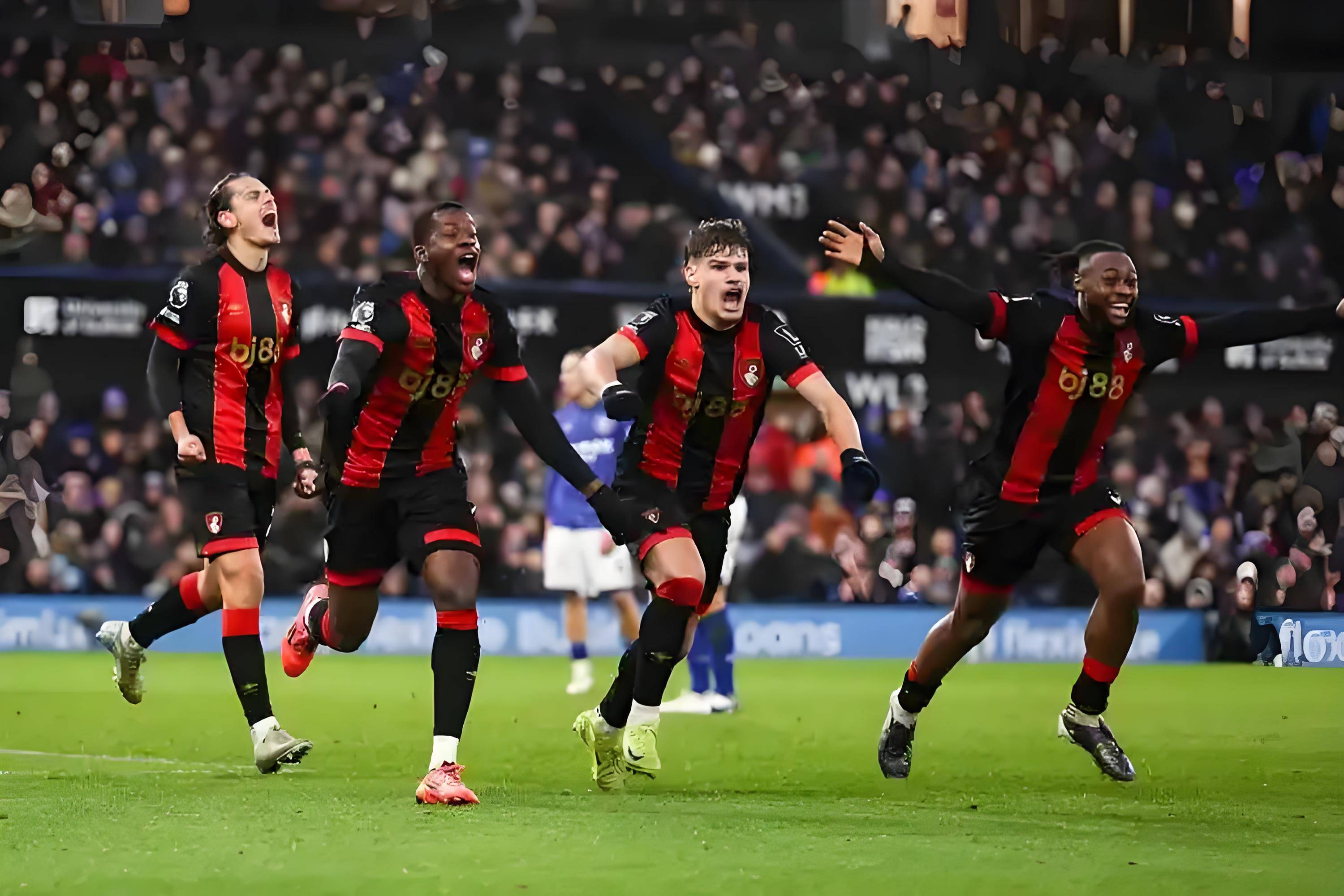 包含阿斯顿维拉刷新队史纪录备战欧冠集结日广州队再遭质疑，媒体一致点评：切尔西强势反弹的词条